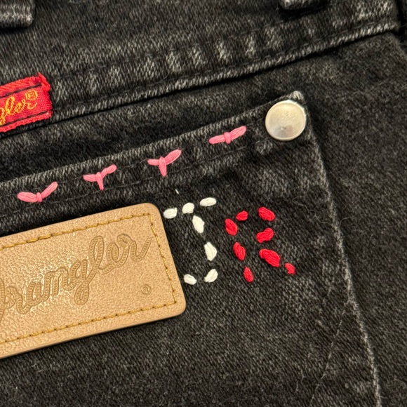 Custom Wrangler shorts - Picture 7 of 7